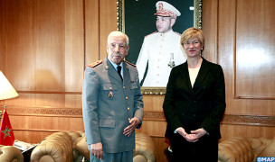 il Generale di Corpo d'Armata Bouchaib Arroub e la Ministra della Difesa italiana Roberta Pinotti  in visita nel Regno