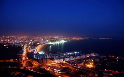 Panorama della città di Agadir di notte